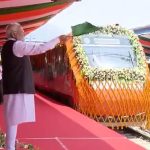 The Kolkata24x7 | Politics কাটরা-শ্রীনগর রুটে ছুটবে বন্দেভারত! সবুজ পতাকা দেখালেন মোদী