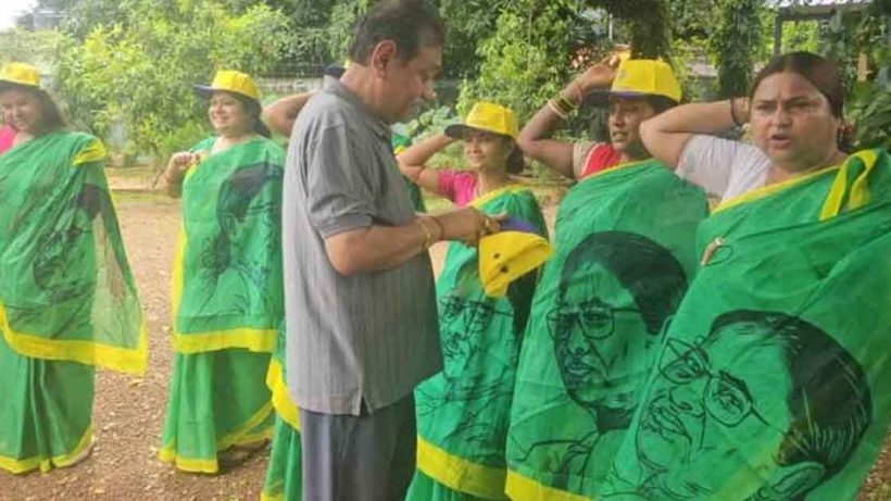 “দিদির আঁচলে আমরা নিরাপদ”, মমতার মুখ আঁকা শাড়িতে মহিলা ব্রিগেড