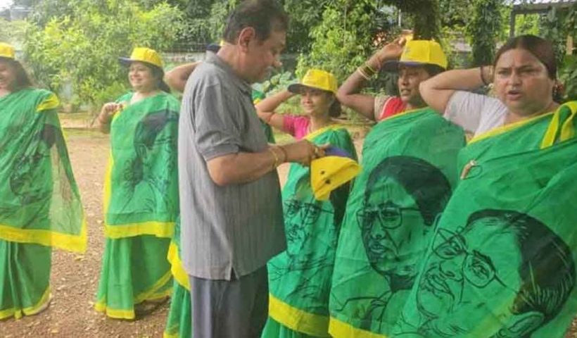 “দিদির আঁচলে আমরা নিরাপদ”, মমতার মুখ আঁকা শাড়িতে মহিলা ব্রিগেড