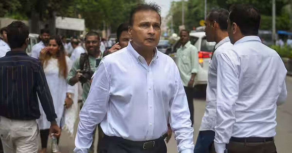 ৩ হাজার কোটি দেনা! দেশ ছাড়তে পারেন আম্বানি Anil-Ambani