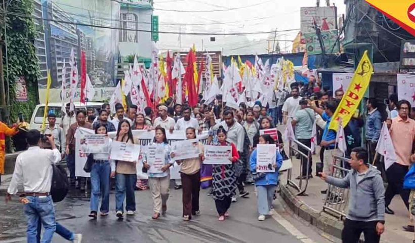 CPI M Rally in Darjeeling Stuns Gorkha Politics, Trinamool Observes Silently as DYFI Shakes Hills