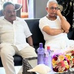The Kolkata24x7 | Politics আপনার আদেশ মানব বলে দিলীপের আত্মসমর্পণ, বিজেপির অভ্যন্তরে কী ঘটছে?
