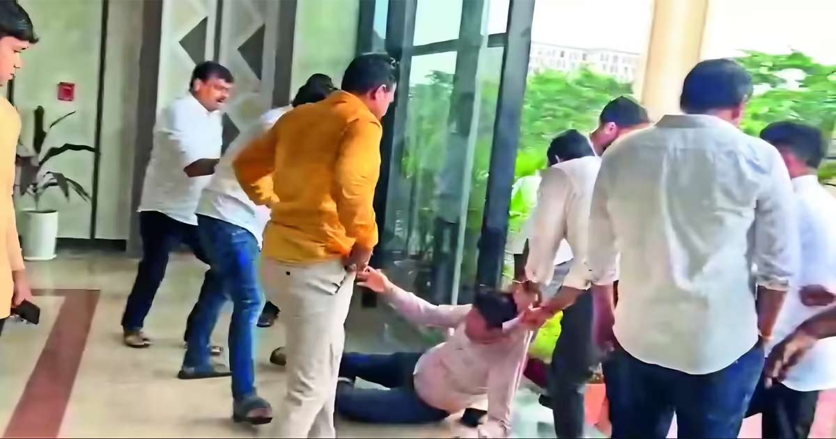 OAS-Officers beaten