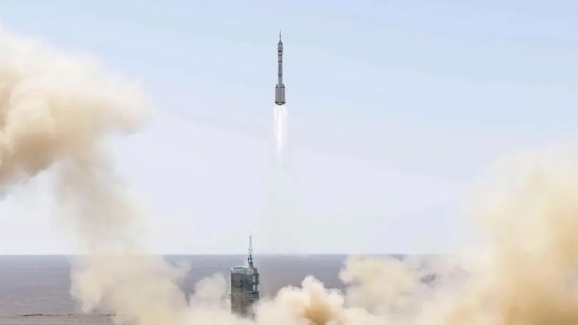Pakistan launches satellite