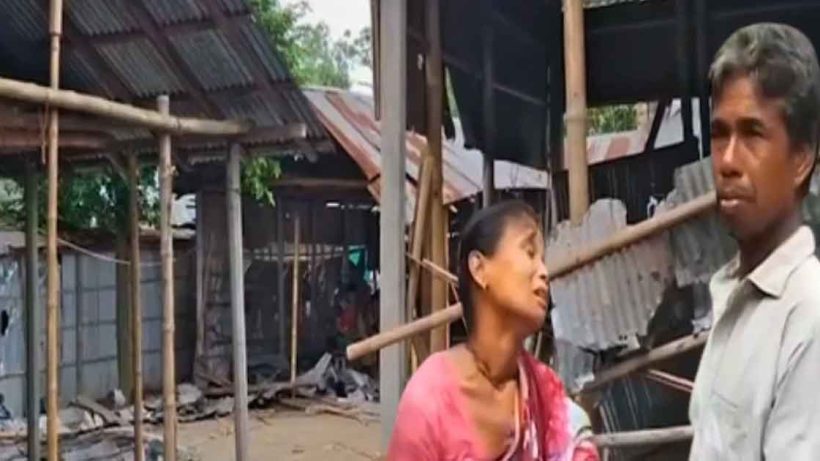 সাম্প্রদায়িক উত্তেজনা, ১৪টি হিন্দু বাড়ি গুঁড়িয়ে দিল মৌলবাদীরা