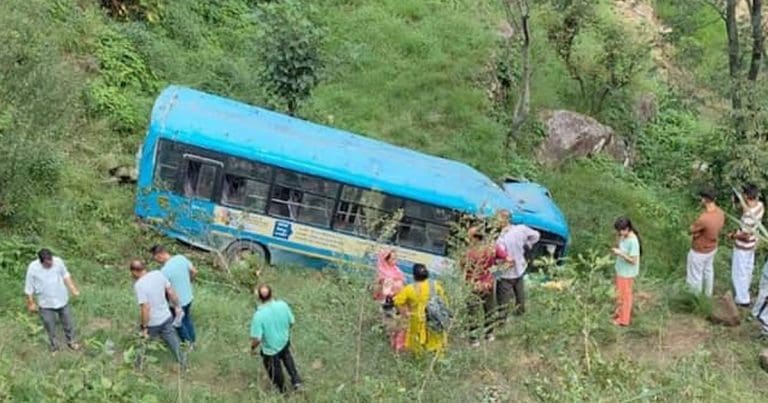 হিমাচলে ভয়াবহ দুর্ঘটনা, গভীর খাদে বাস পড়ে মৃত অন্তত ৫