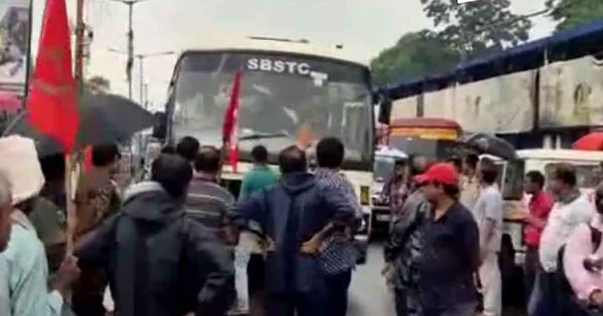 ধর্মঘটে ট্রাক্টরের নিচে আহত আন্দোলনকারী, উত্তপ্ত আসানসোল