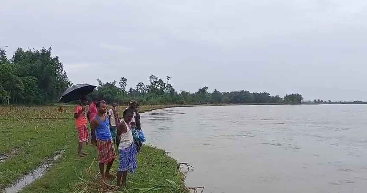 সংকোশ-গঙ্গাধর নদীর ভাঙন, বিপদে ১৫০ পরিবার