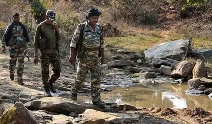 নিরাপত্তাবাহিনীর সঙ্গে গুলির লড়াইয়ে নিহত ৩ সন্দেহভাজন মাওবাদী
