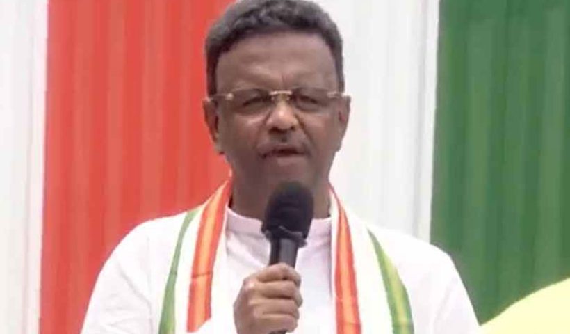 ‘বাংলা বললেই বাংলাদেশি?’ শহিদ মঞ্চে বিজেপিকে নিশানা করে বিস্ফোরক ফিরহাদ