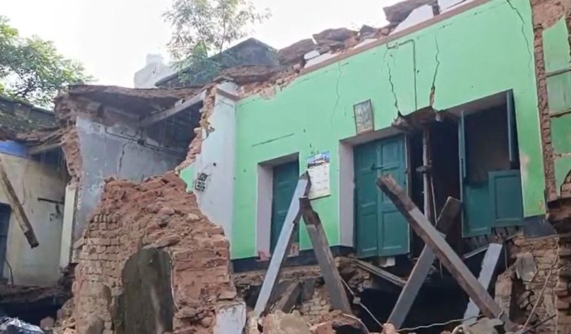 সবাই বারণ করেছিল, শোনেননি! রাতে বাড়ি ভেঙে মৃত্যু দেবকুমারের