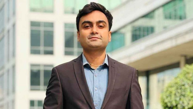 পার্ক সার্কাস স্টেশনের সামনে দুষ্কৃতী হামলা, সাংবাদিক কিশলয়ের উপর ব্লেডের কোপ