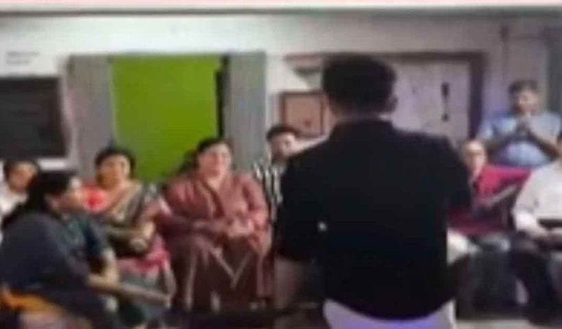 ‘জ্যেঠু’ সম্বোধনের ভিডিও ভাইরাল, কসবা কাণ্ডে নাম জড়াল তৃণমূল বিধায়কের