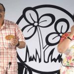 The Kolkata24x7 | Politics কেন্দ্রকে জবাব দিতে তৃণমূল ভবনে সিঙাড়া-জিলিপি হাতে কুনাল চন্দ্রিমা