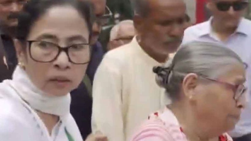 পহেলগাঁও শহিদদের পরিবার নিয়ে ২১ জুলাইয়ের মঞ্চে মমতা, আছেন ঝন্টু শেখের বাবাও
