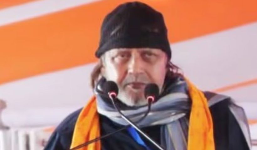 ‘মাঠে নামছি, তৈরি থাকুন’, মোদীর সভা থেকে রাজনীতির ময়দানে ফেরার বার্তা মিঠুনের