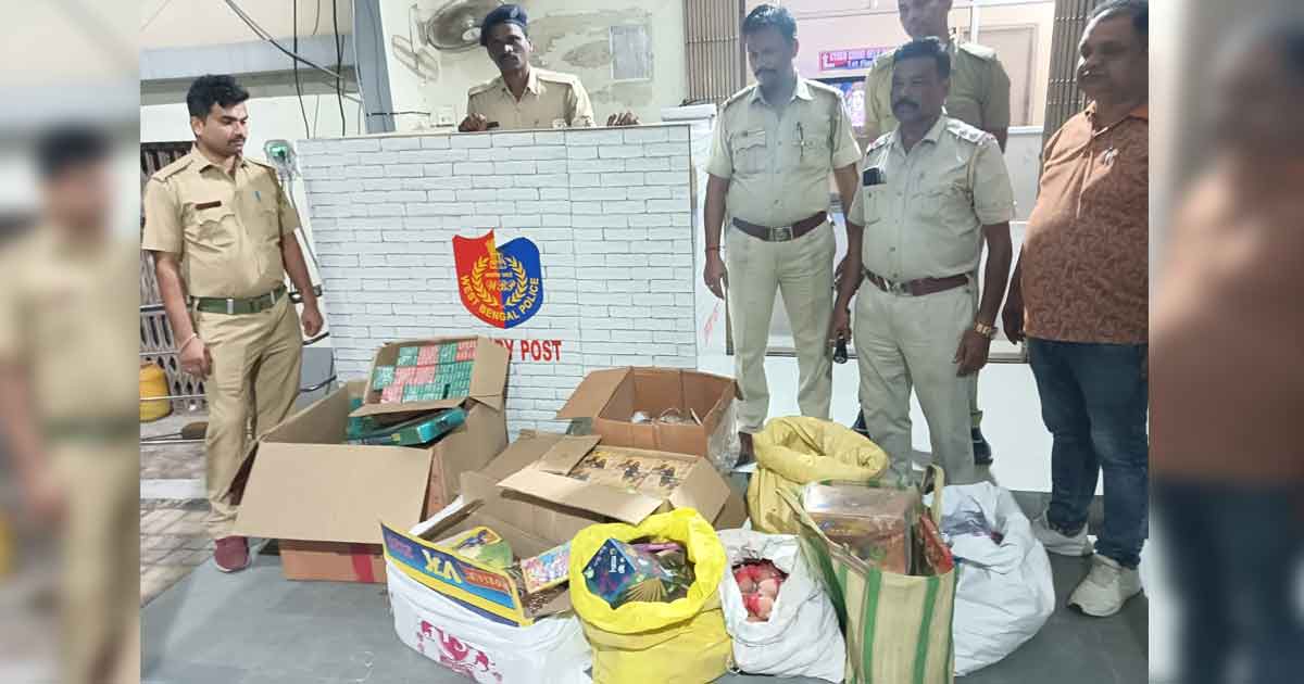 পুলিশি অভিযানে উদ্ধার বাজি-সহ ৭৫ কেজি কাঁচামাল