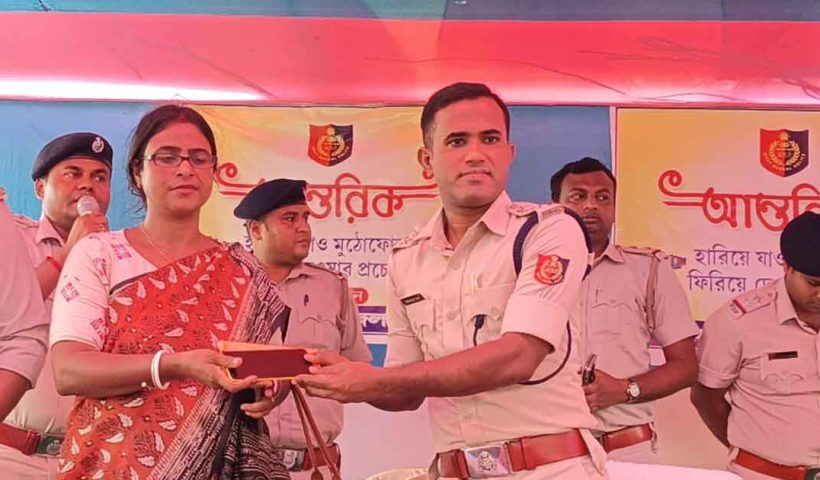 দু'মাসে উদ্ধার ১৬০ মোবাইল, ফিরল মালিকের হাতে