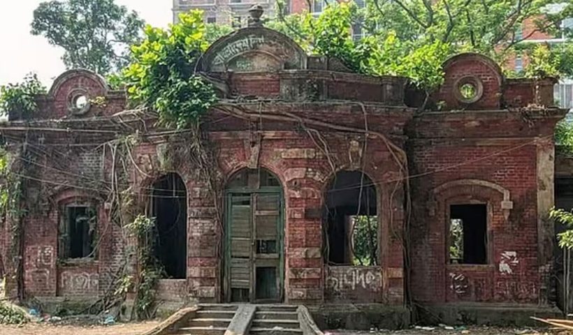 Bangladesh: ভারতের চাপেই নতি? সত্যজিৎ রায়ের ভিটে ভাঙার কাজ স্থগিত বাংলাদেশে
