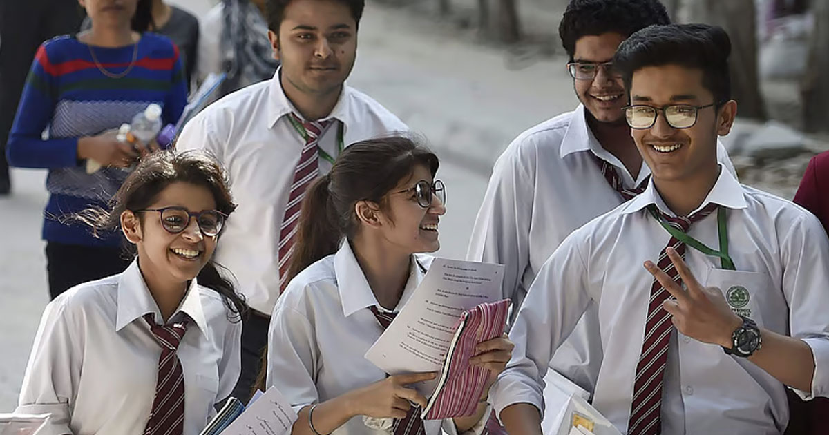 কলেজে ভর্তি হলেই হাতে নগদ ‘পকেট মানি’, ঘোষণা সরকারের