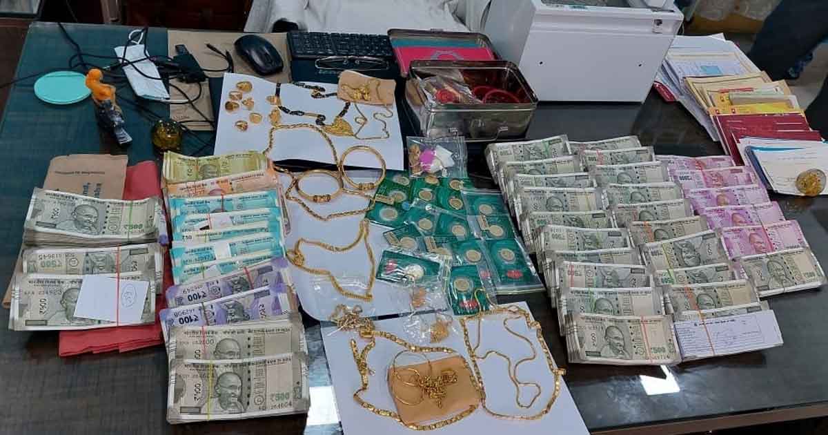 Forest Officer arrested in orissa