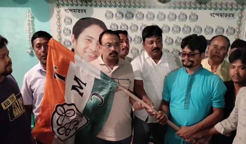 বিজেপির বিভেদের রাজনীতি ছেড়ে তৃণমূলে শামিল মন্ডল সভাপতির