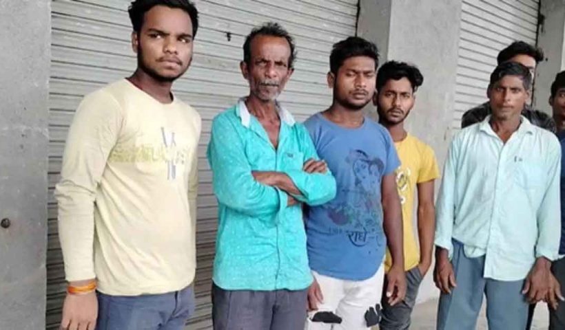 বাংলাদেশি সন্দেহে পুলিশি হেনস্থা, মুখ্যমন্ত্রীর হেল্পলাইনেই রক্ষা পেলেন ১৬ পরিযায়ী শ্রমিক