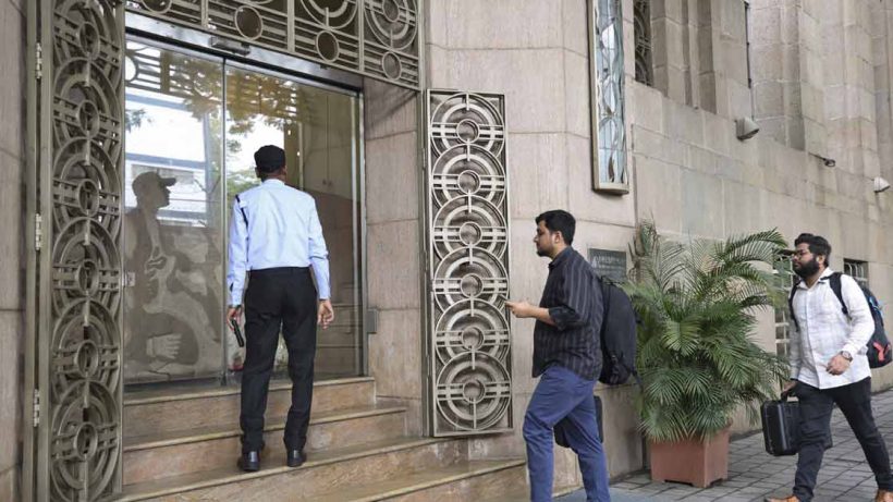 anil ambani CBI raid