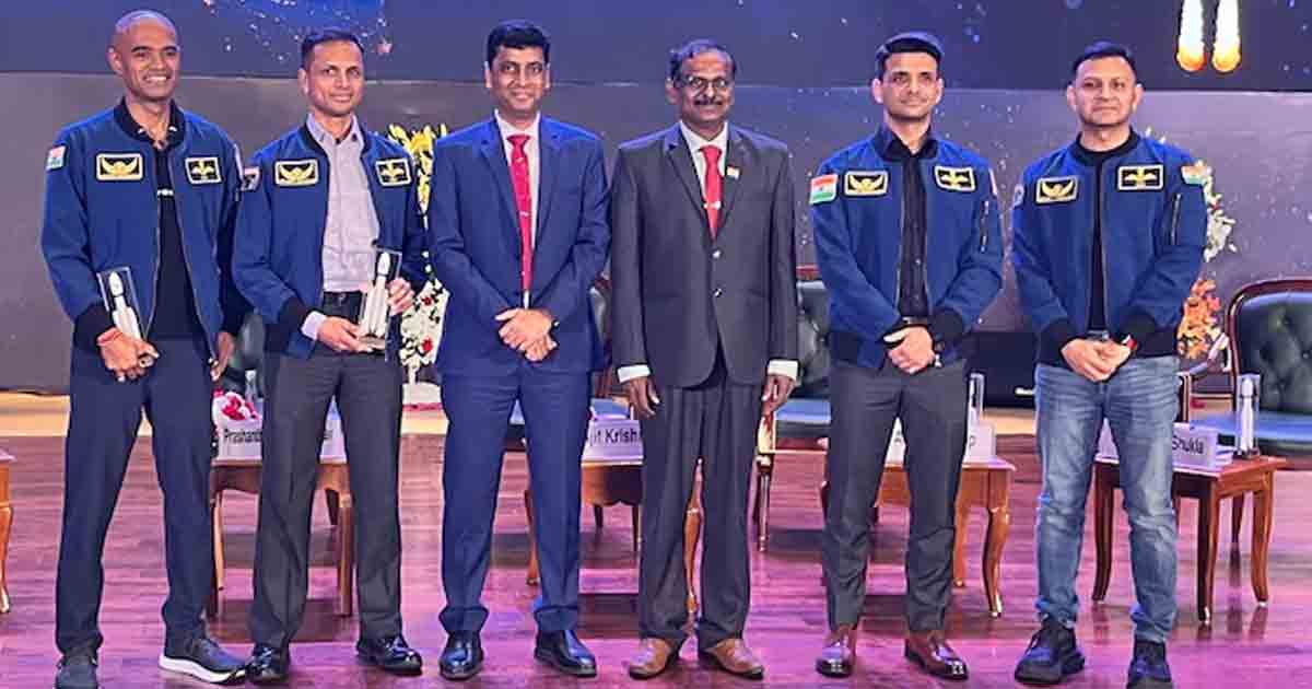 মহাকাশ থেকে পৃথিবী কেমন দেখায়, জানালেন মহাকাশচারীরা
