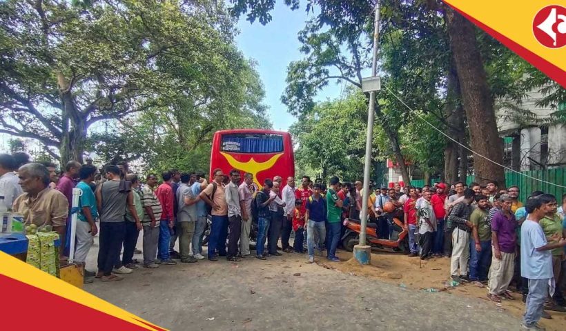 Kolkata Derby in Durand Cup 2025 where East Bengal & Mohun Bagan fans Football Passion