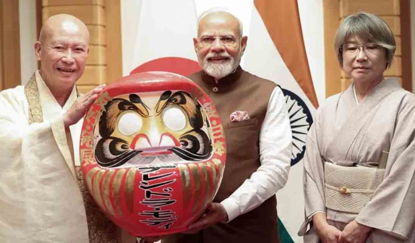 'দারুমা পুতুল' উপহার পেলেন প্রধানমন্ত্রী মোদী, ভারতের সঙ্গে রয়েছে এর বিশেষ সম্পর্ক