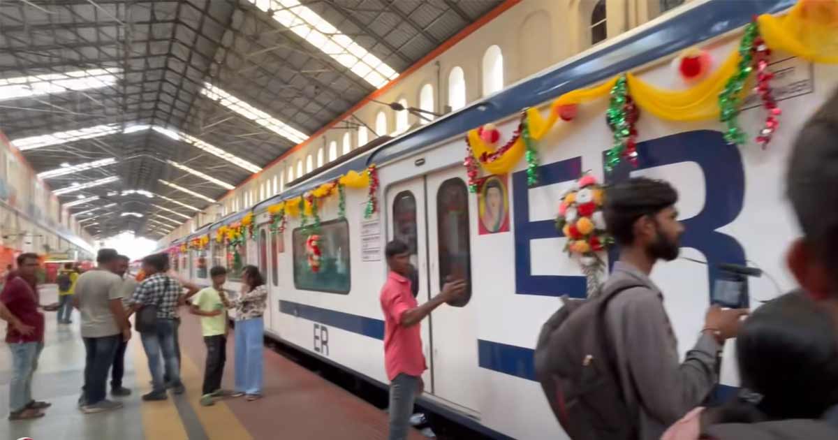 AC Local Train from sealdah