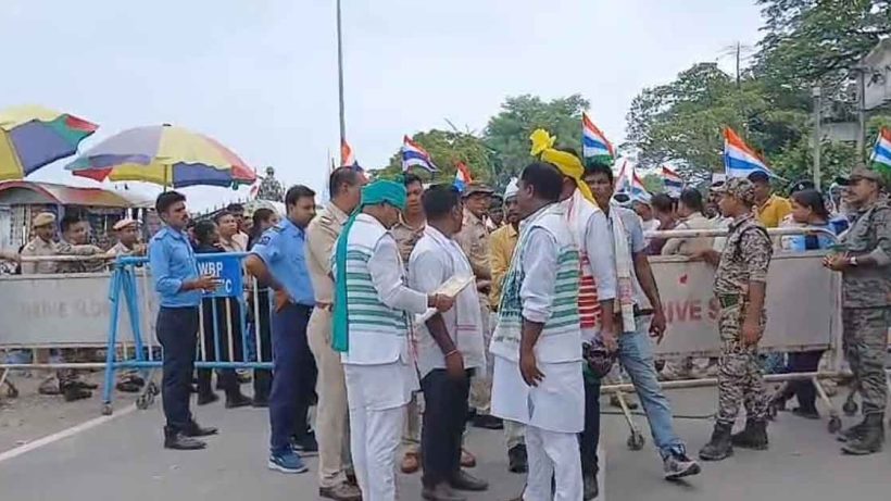 ভুয়ো সার্টিফিকেট রুখে ন্যায্য অধিকার দাবিতে বিক্ষোভ