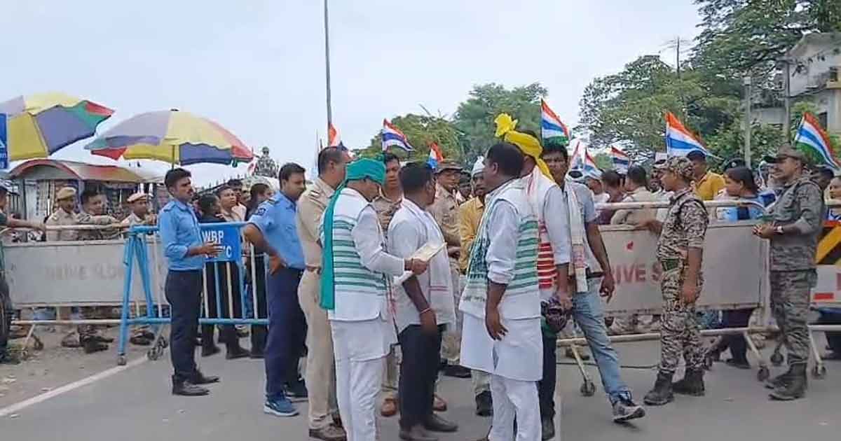 ভুয়ো সার্টিফিকেট রুখে ন্যায্য অধিকার দাবিতে বিক্ষোভ