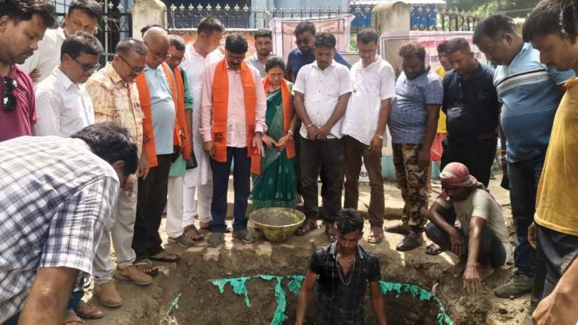 মহারাজার মূর্তি বসানোর কাজে ফের নামল ক্ষত্রিয় সোসাইটি