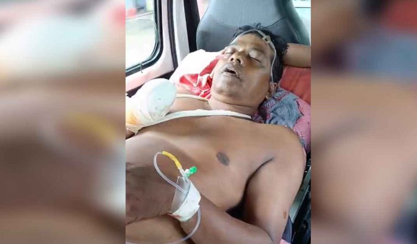 শিক্ষককে কাটারির কোপ, দ্বিখণ্ডিত হাত