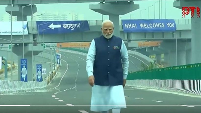 Modi and gadkari opens urban road extension
