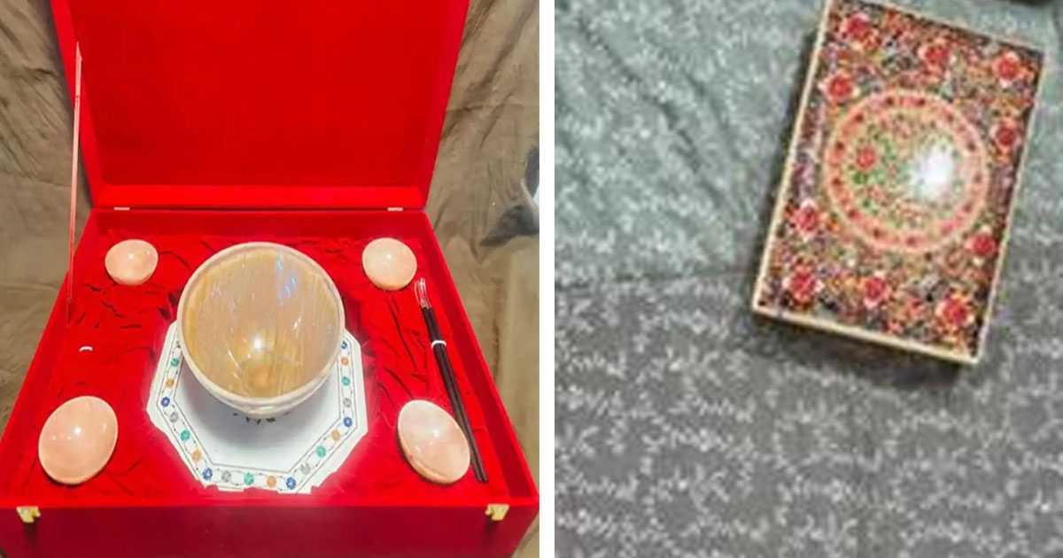 Modi gifts to Japan PM