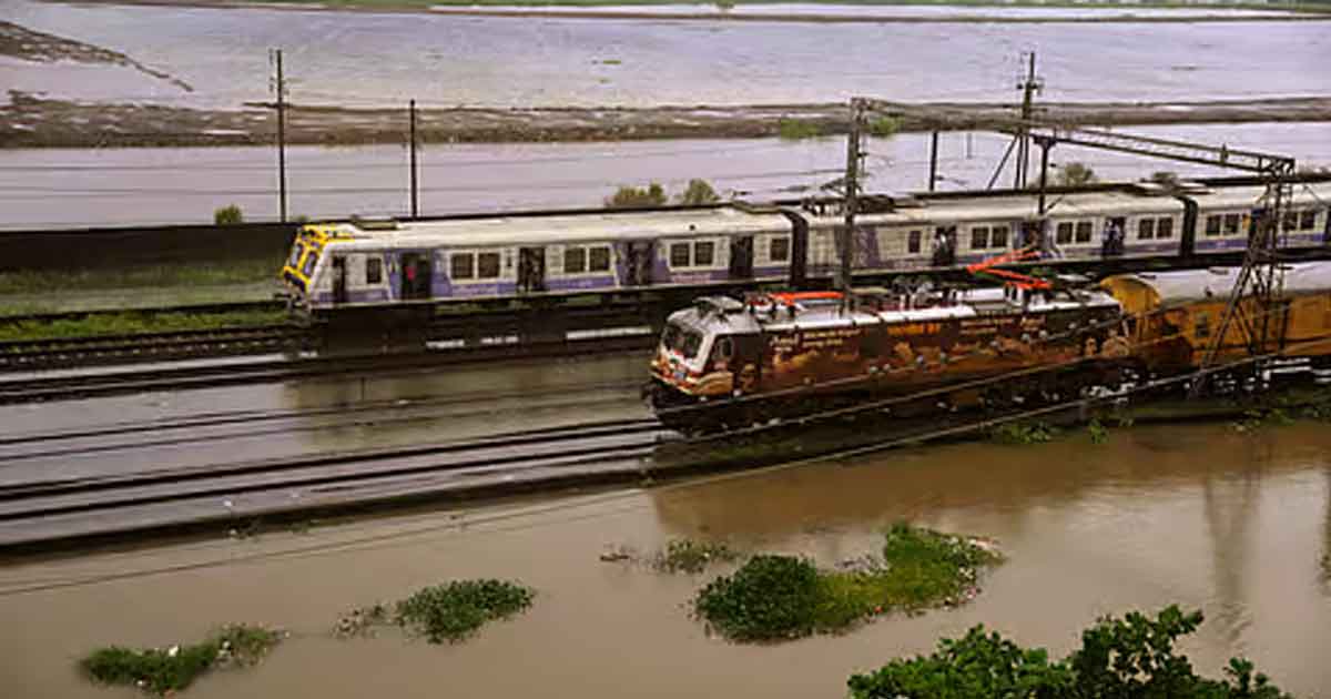 ১০ জনের মৃত্যু,মুখ্যমন্ত্রীর সতর্কবার্তা-আগামী ৪৮ ঘণ্টা সংকটজনক