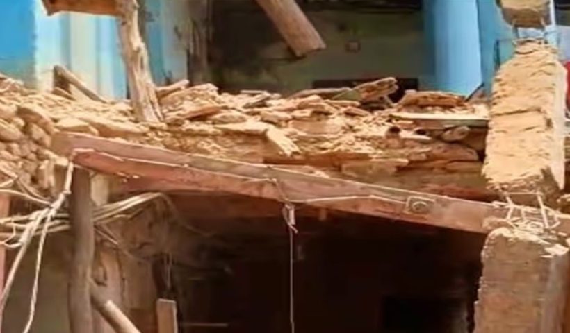 উত্তর কলকাতায় ভেঙে পড়ল ২০০ বছরের পুরানো রাজবাড়ি, আহত ২ শিশু