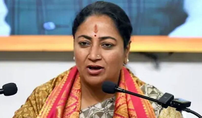 Rekha Gupta Gandhinagar protest