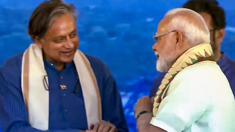 sashi tharoor opposes Congress