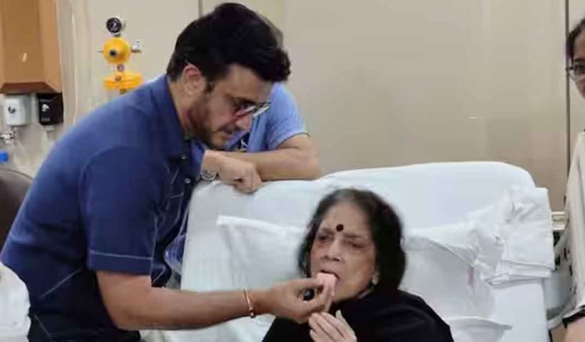 সৌরভ গঙ্গোপাধ্যায়ের মা নিরুপা গুরুতর অসুস্থ, ভর্তি অ্যাপোলো হাসপাতালে