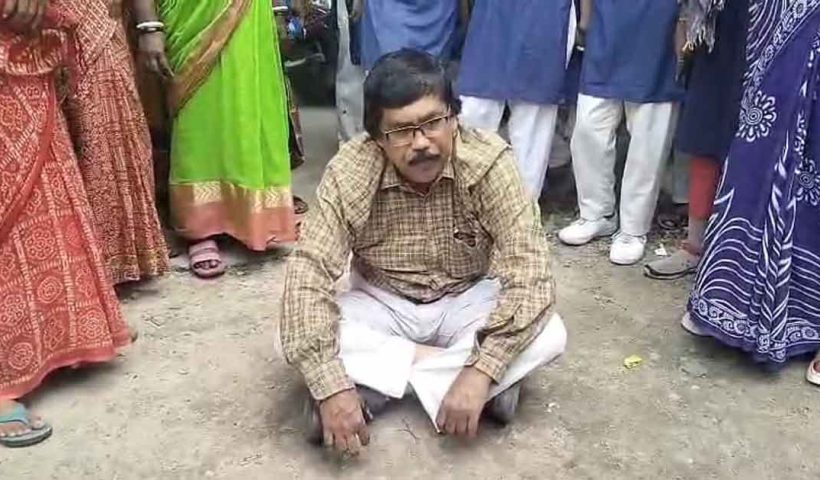 বছরের পর বছর ছাত্রীদের শ্লীলতাহানির অভিযোগে গ্রেফতার প্রধান শিক্ষক 