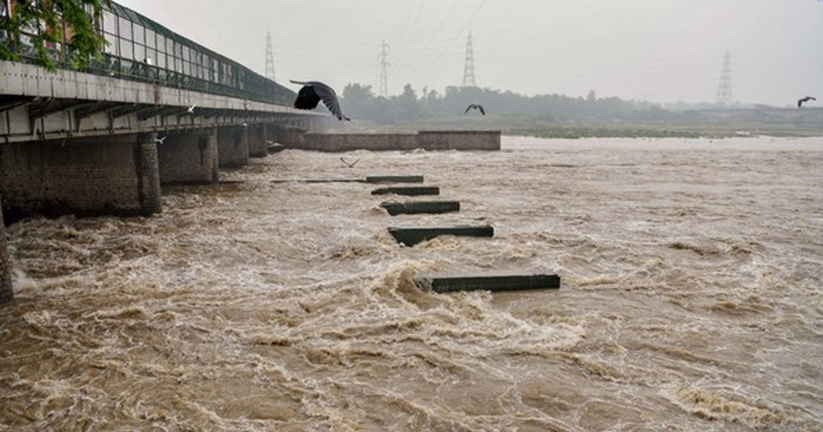 Yamuna crosses danger mark Delhi