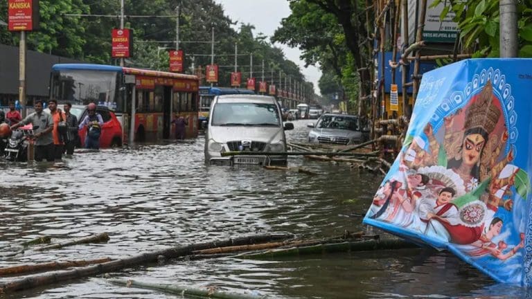 মমতার তৎপরতায় CESC-র দ্রুত পদক্ষেপ, ক্ষতিপূরণের ঘোষণা