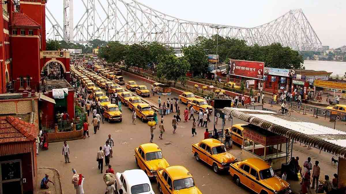 Yellow Taxis Become Lifeline for Commuters Amid Metro Disruptions