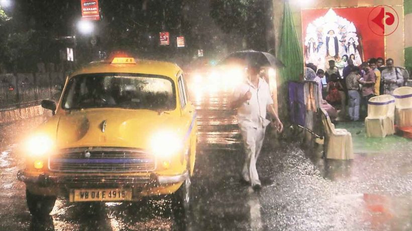 Rain Forecast alert in Kolkata Weather during Durga Puja 2025