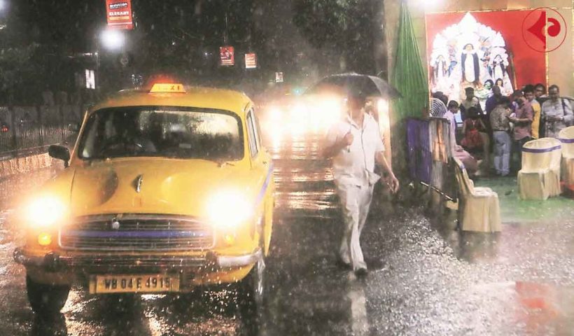Rain Forecast alert in Kolkata Weather during Durga Puja 2025