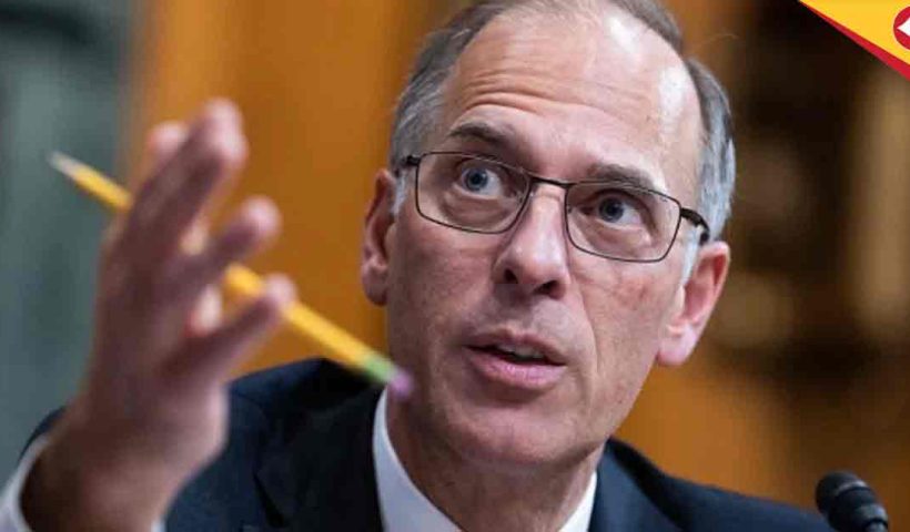 US Economy on Recession Edge Mark Zandi Highlights Key Indicators and Consumer Impacts